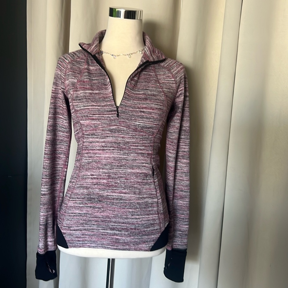 Lululemon pullover athletic top Sz 4